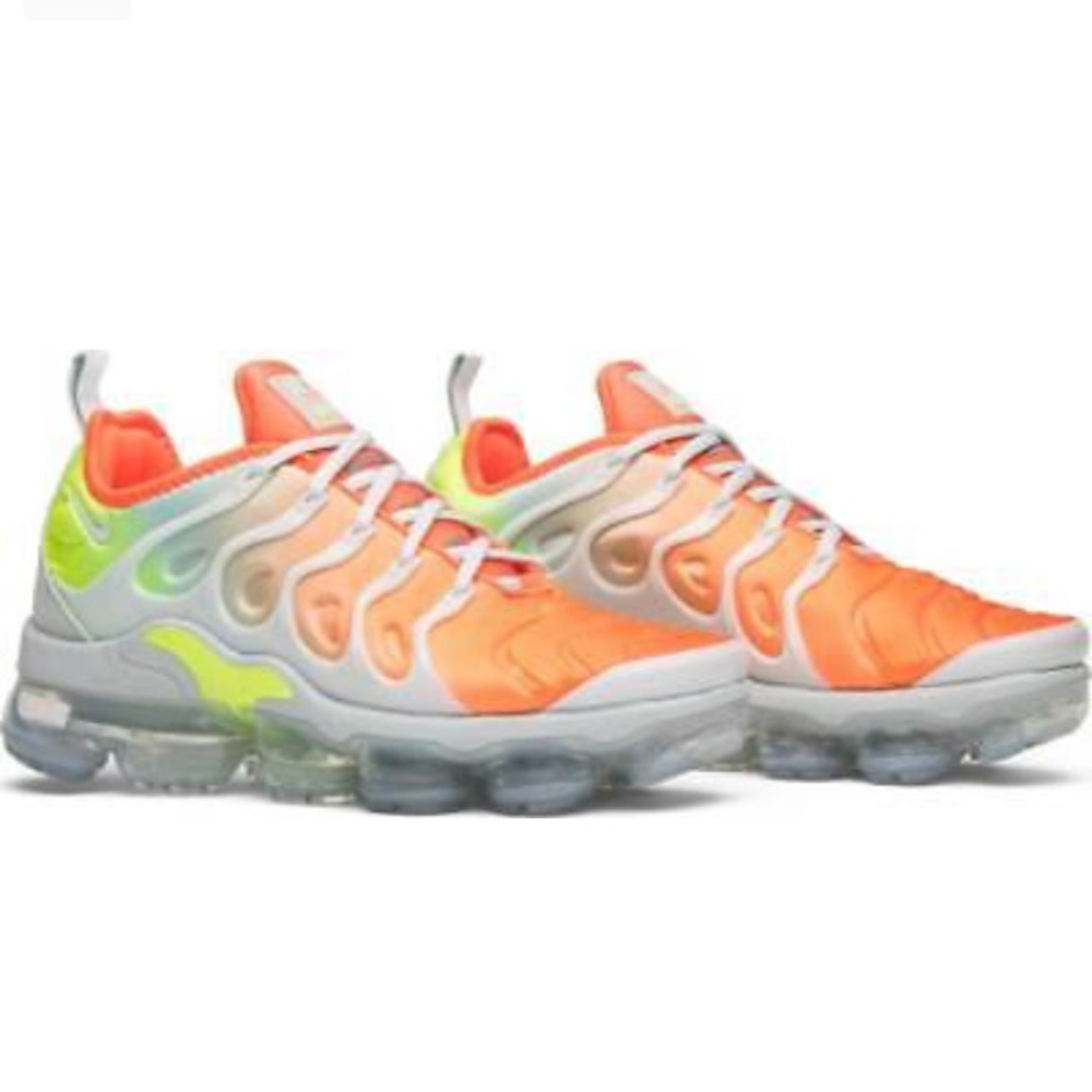 Brand new never worn Nike vapormax plus